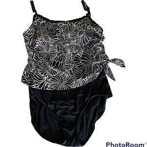 Black & White Flattering Fit Plus Size Swimsuit - Size 16
